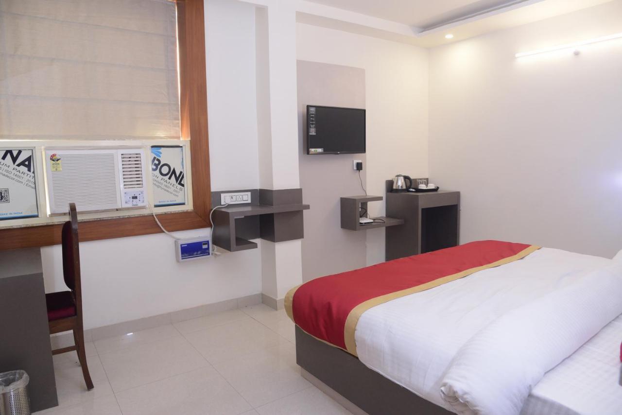 Hotel Le Cypress Bareilly Buitenkant foto