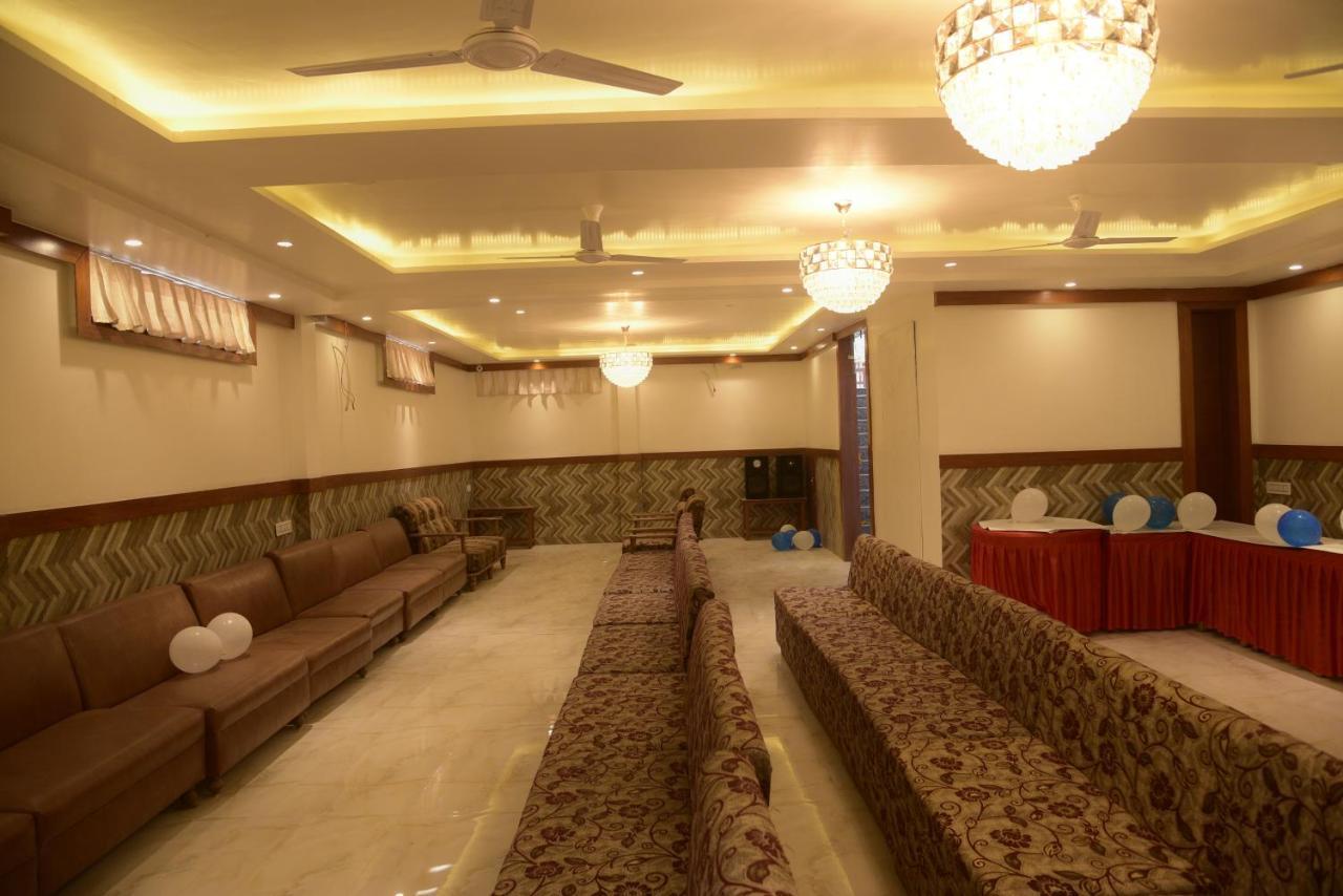 Hotel Le Cypress Bareilly Buitenkant foto